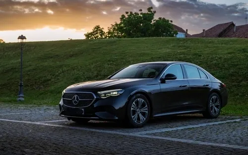 Mercedes E-Class luxury interior for hourly hire
